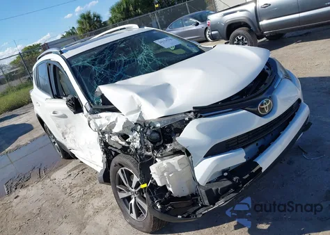 2018 Toyota Rav4 Xle z USA, uszkodzony, nr VIN JTMWFREV8JJ157496